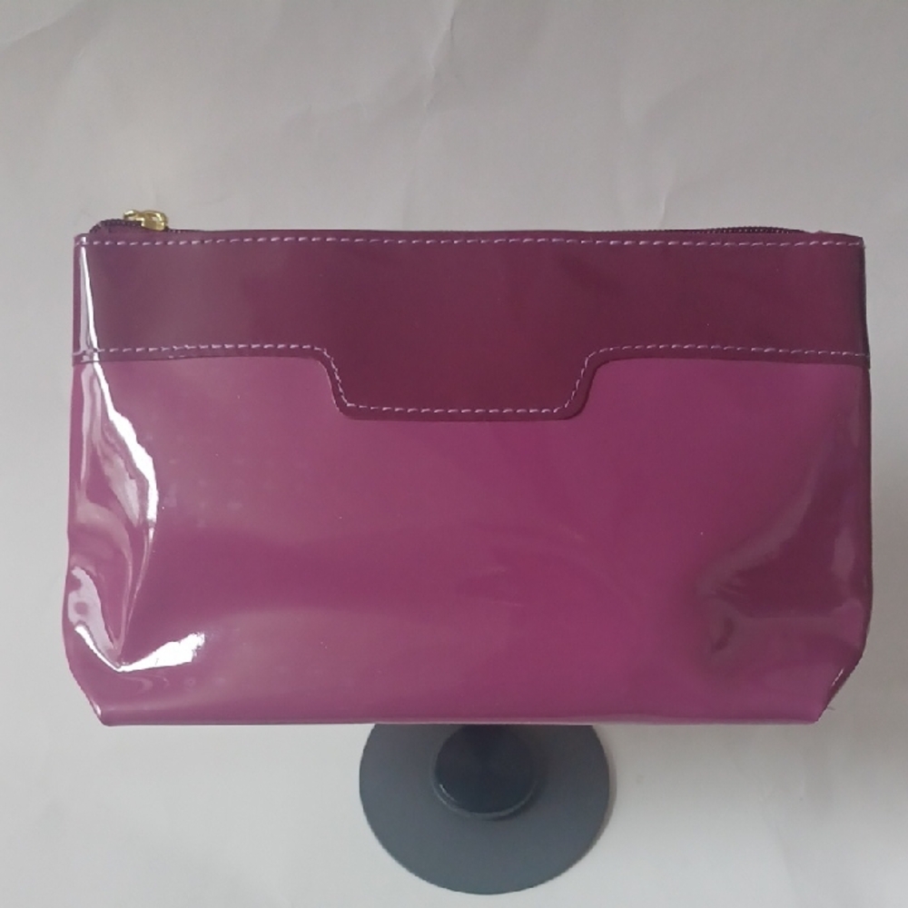 Purple Cosmetic Bag with Sleek Design and Quality Craftsmanship